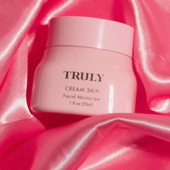 TRULY Other - Truly Cream Skin Face Moisturizer Lightweight Face Cream 1.8 oz NIB